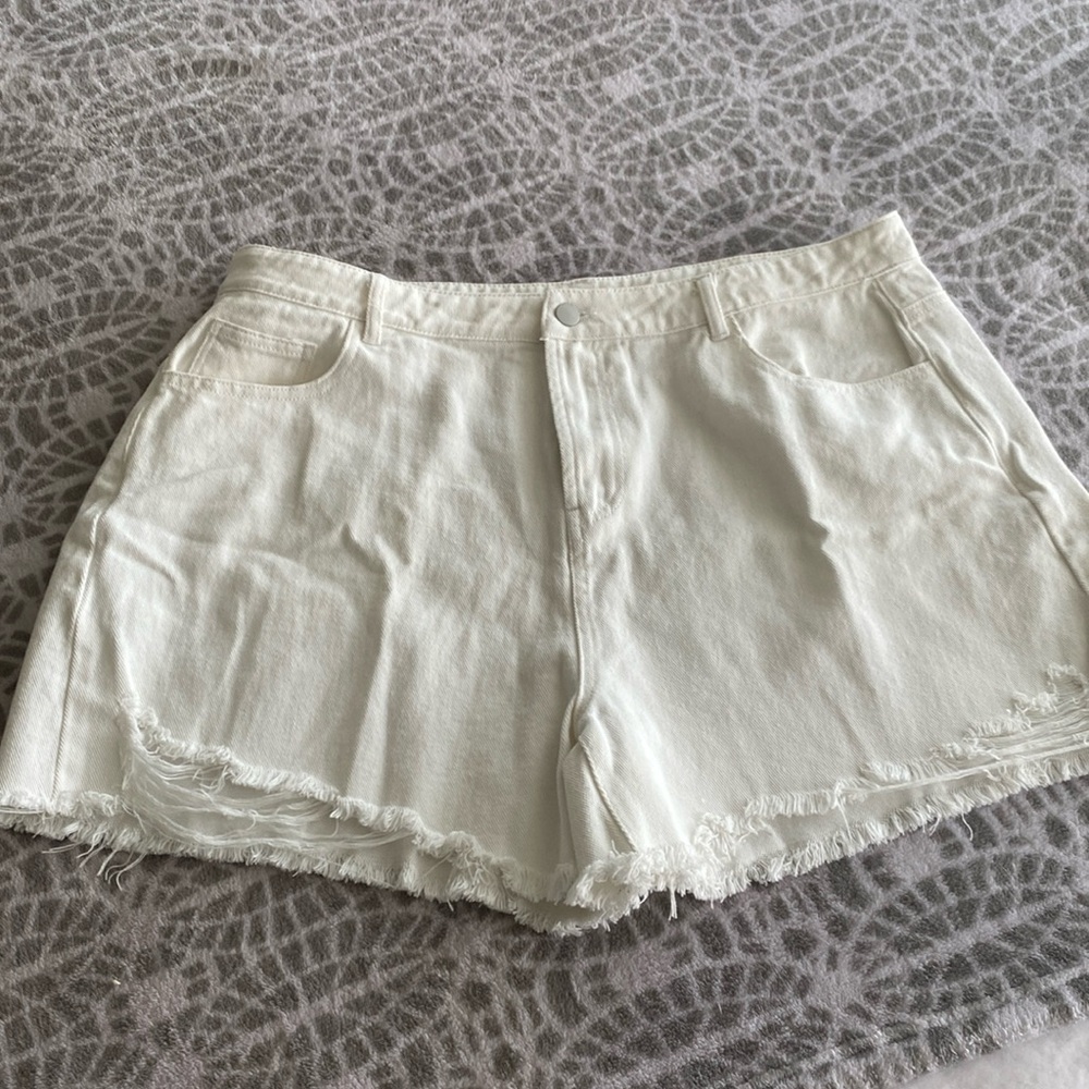 Geegee Shorts - image 1